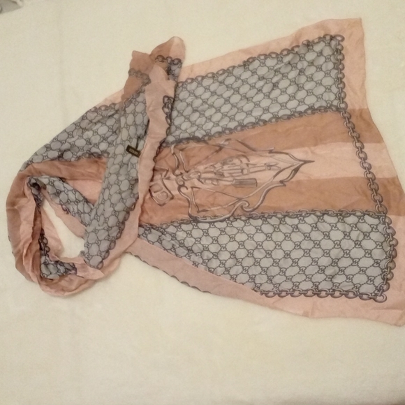 Gucci Silk Large Scarf - Picture 4 of 5